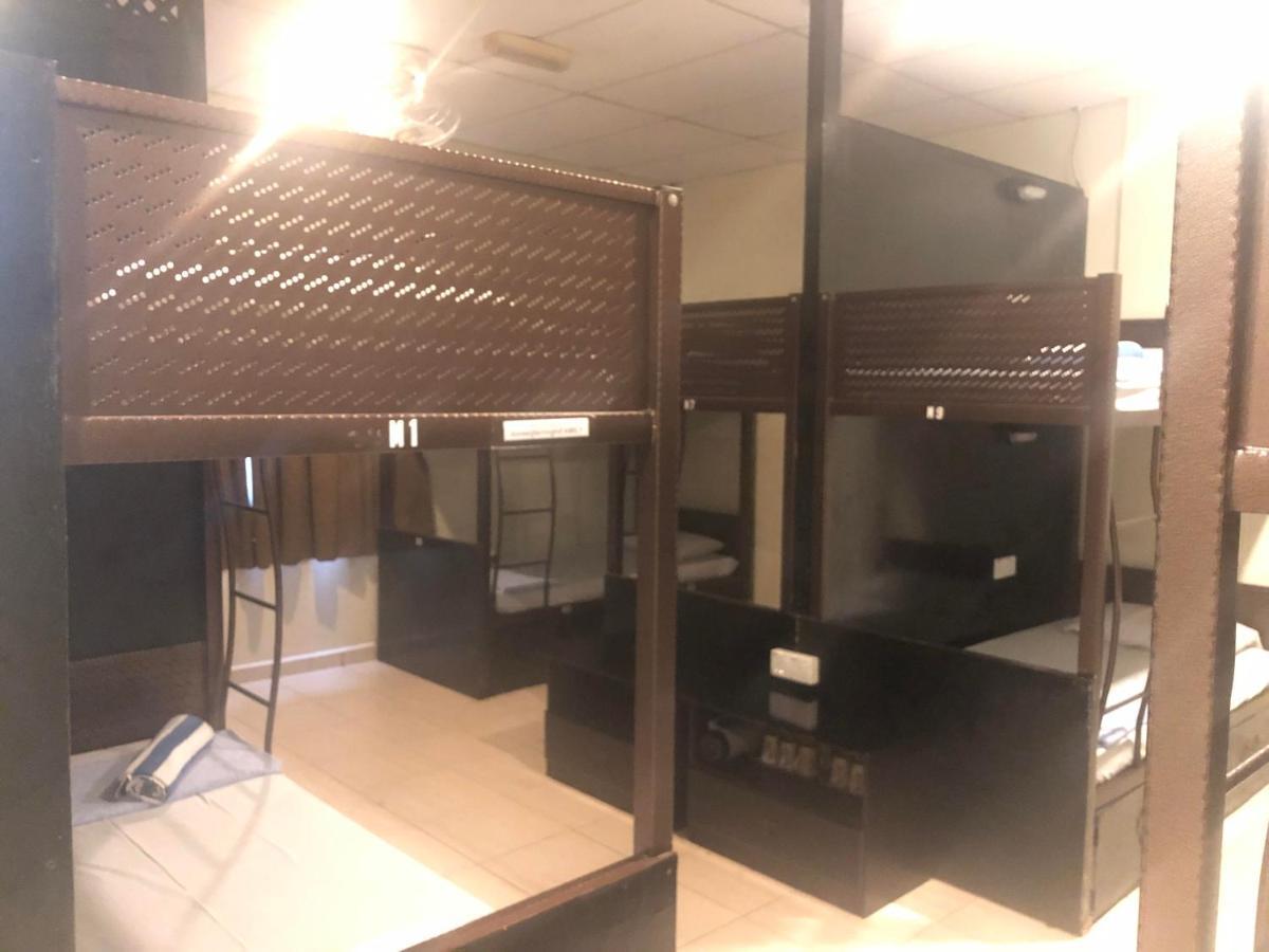 Alia Express Ferringhi Hotel Batu Feringgi Bagian luar foto