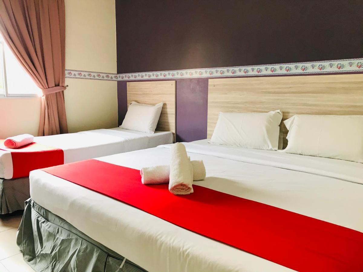 Alia Express Ferringhi Hotel Batu Feringgi Bagian luar foto