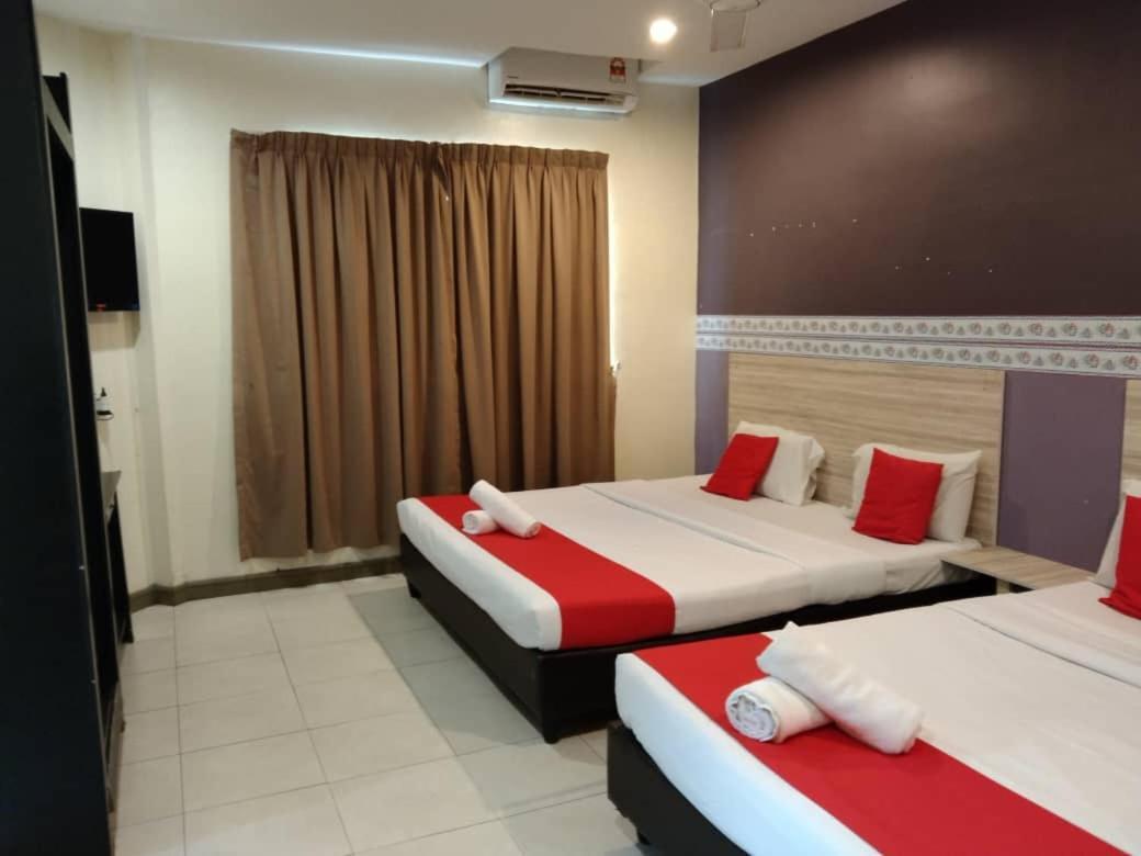 Alia Express Ferringhi Hotel Batu Feringgi Bagian luar foto