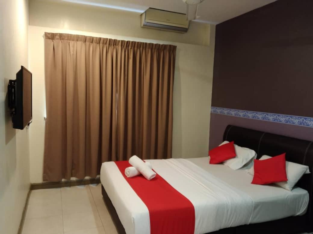 Alia Express Ferringhi Hotel Batu Feringgi Bagian luar foto