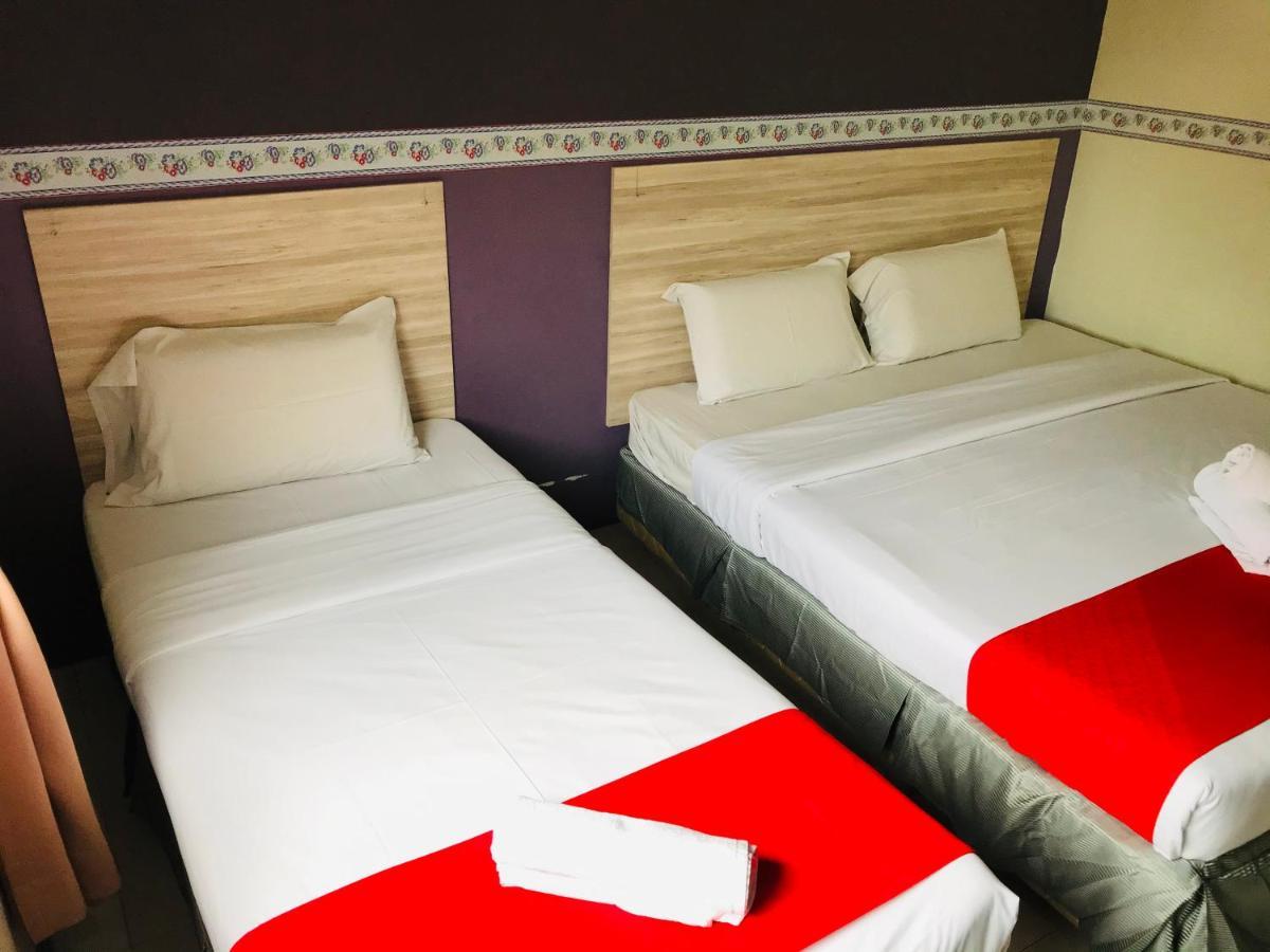 Alia Express Ferringhi Hotel Batu Feringgi Bagian luar foto