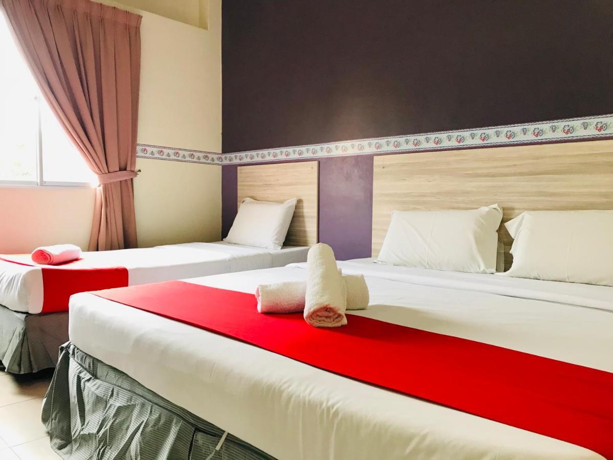 Alia Express Ferringhi Hotel Batu Feringgi Bagian luar foto