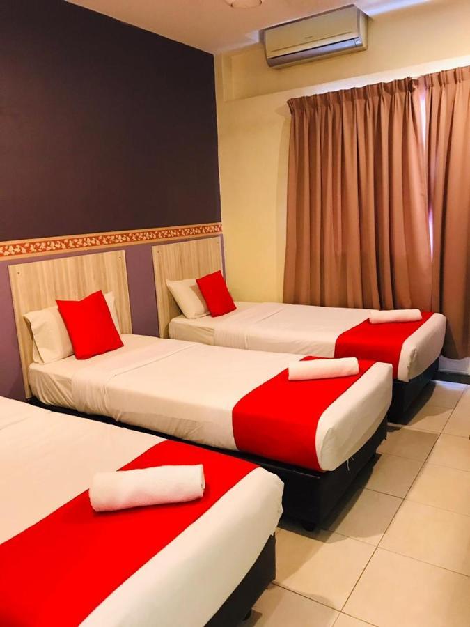 Alia Express Ferringhi Hotel Batu Feringgi Bagian luar foto