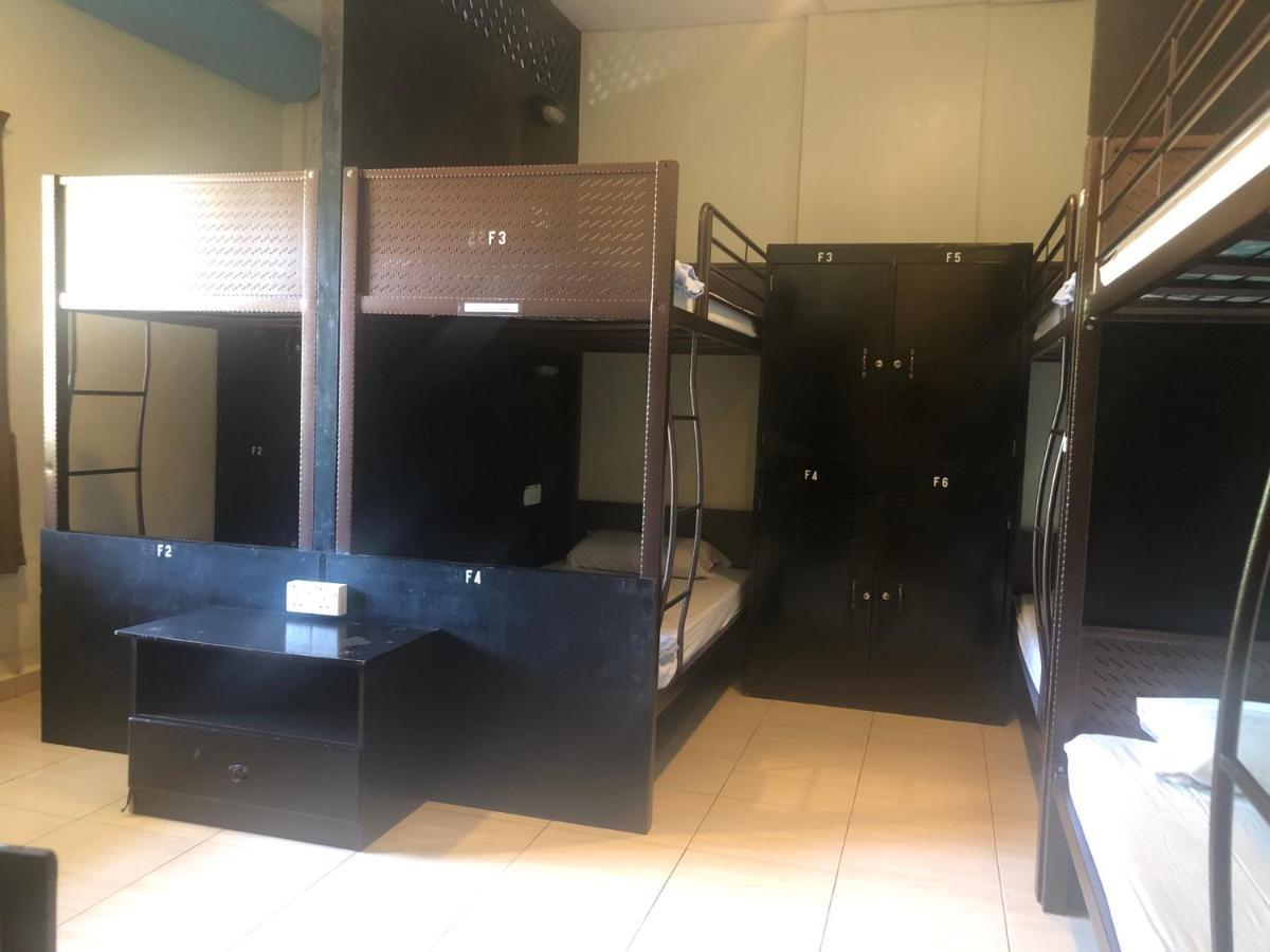 Alia Express Ferringhi Hotel Batu Feringgi Bagian luar foto