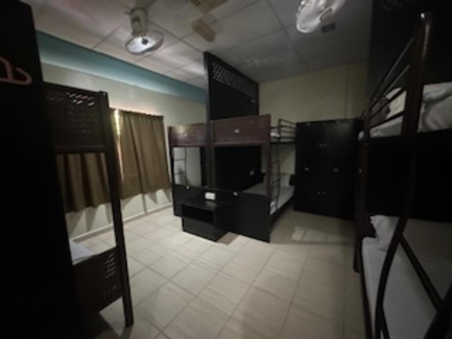 Alia Express Ferringhi Hotel Batu Feringgi Bagian luar foto