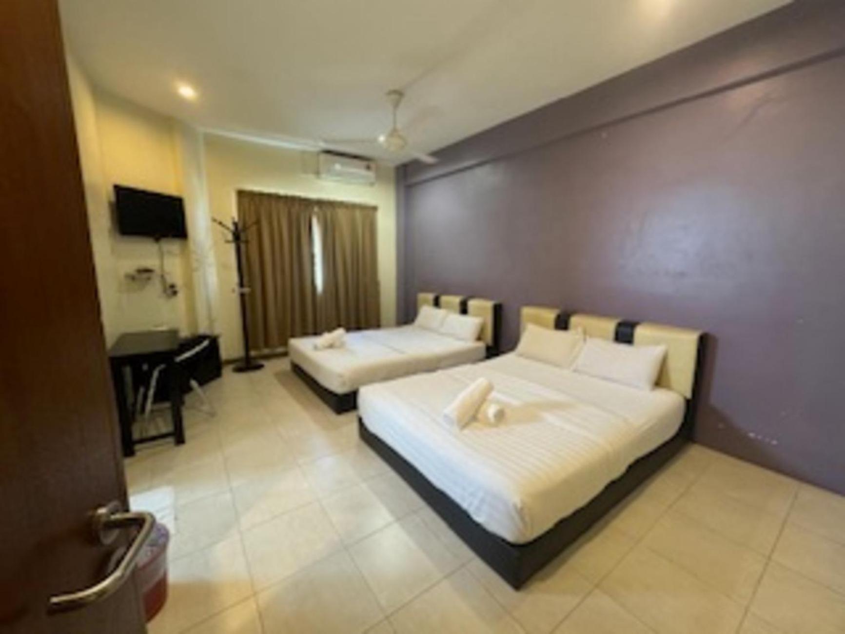 Alia Express Ferringhi Hotel Batu Feringgi Bagian luar foto
