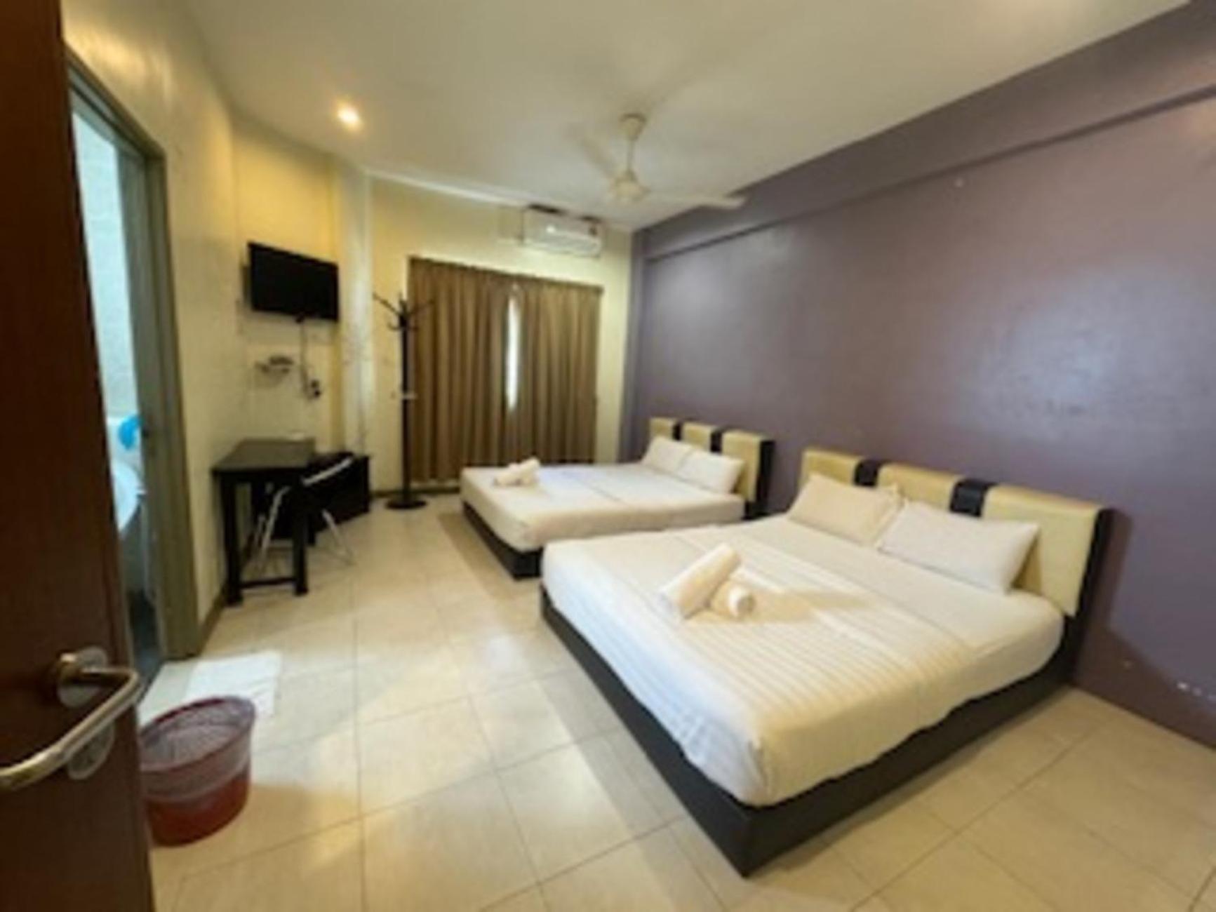 Alia Express Ferringhi Hotel Batu Feringgi Bagian luar foto