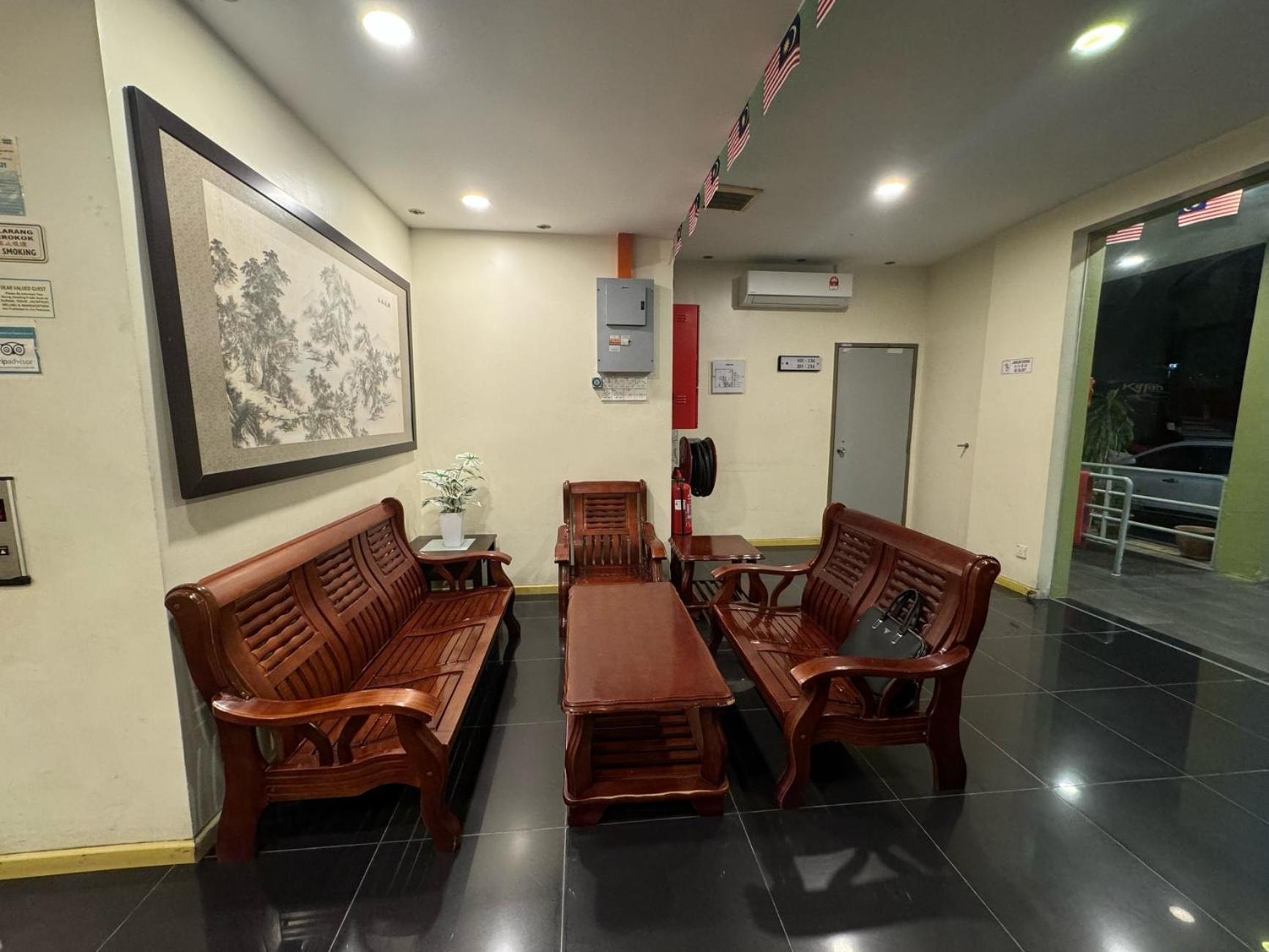 Alia Express Ferringhi Hotel Batu Feringgi Bagian luar foto