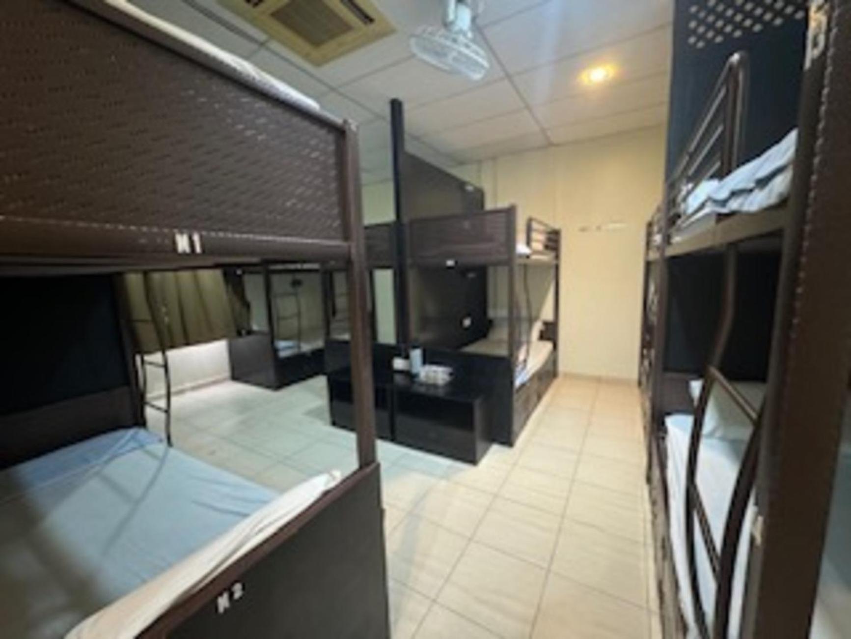 Alia Express Ferringhi Hotel Batu Feringgi Bagian luar foto