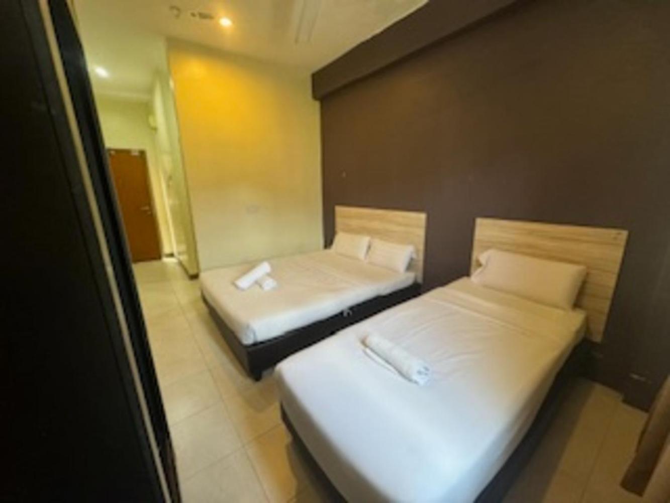 Alia Express Ferringhi Hotel Batu Feringgi Bagian luar foto